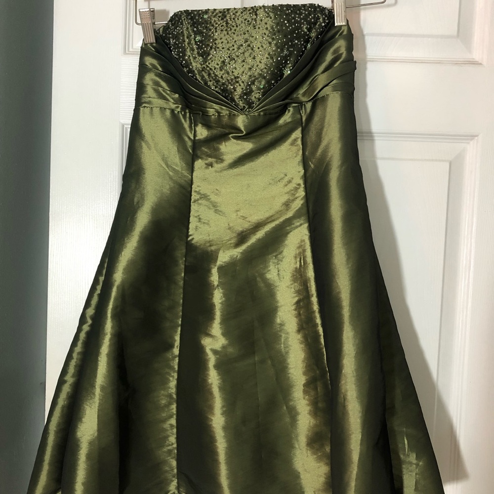 Zum Zum by Niki Livas short olive green dress